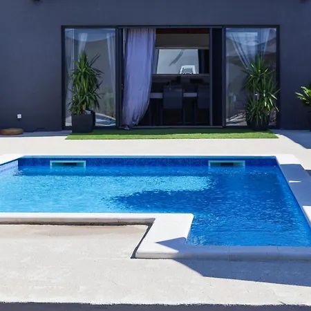 Dalmatia With Pool 别墅 *