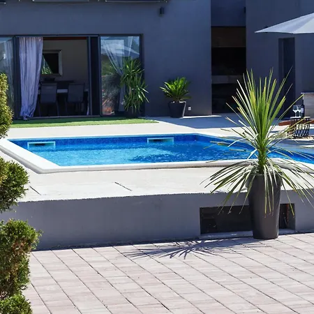 别墅 Dalmatia With Pool *