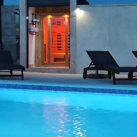 Dalmatia With Pool *