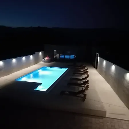 Dalmatia With Pool * Slivnica