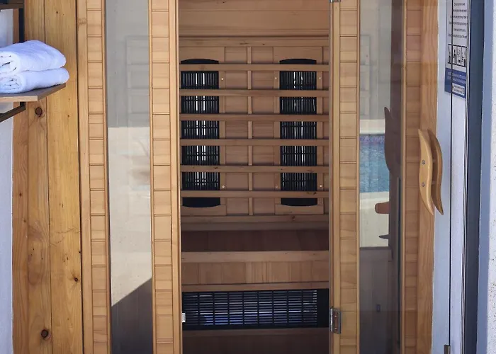 Dalmatia With Pool Βίλα *