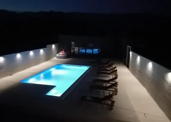 Dalmatia With Pool * Slivnica