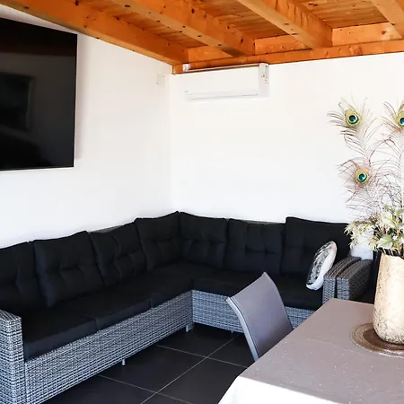 Dalmatia With Pool Villa