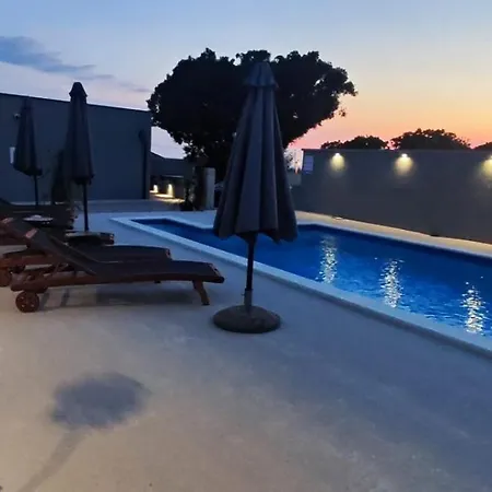 Dalmatia With Pool Villa