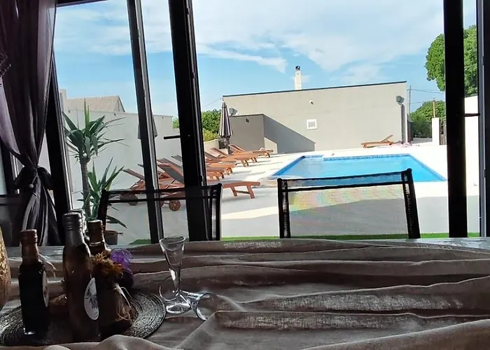 Dalmatia With Pool Вилла *